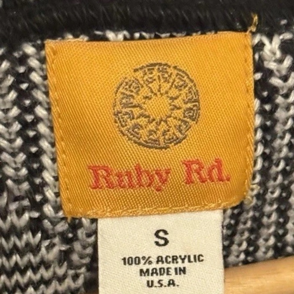 Women’s Ruby Rd Sweater Size Small-100% acrylic - Picture 4 of 4